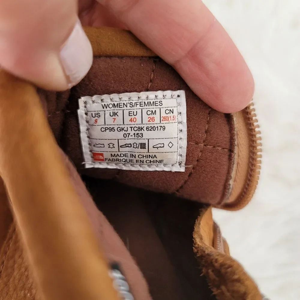 The northface Bridgeton wedge booties size 9 (K)